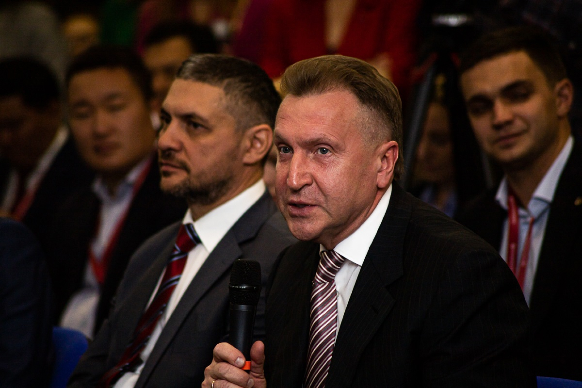 Председатель ВЭБ.РФ Игорь Шувалов Председатель ВЭБ.РФ Игорь Шувалов