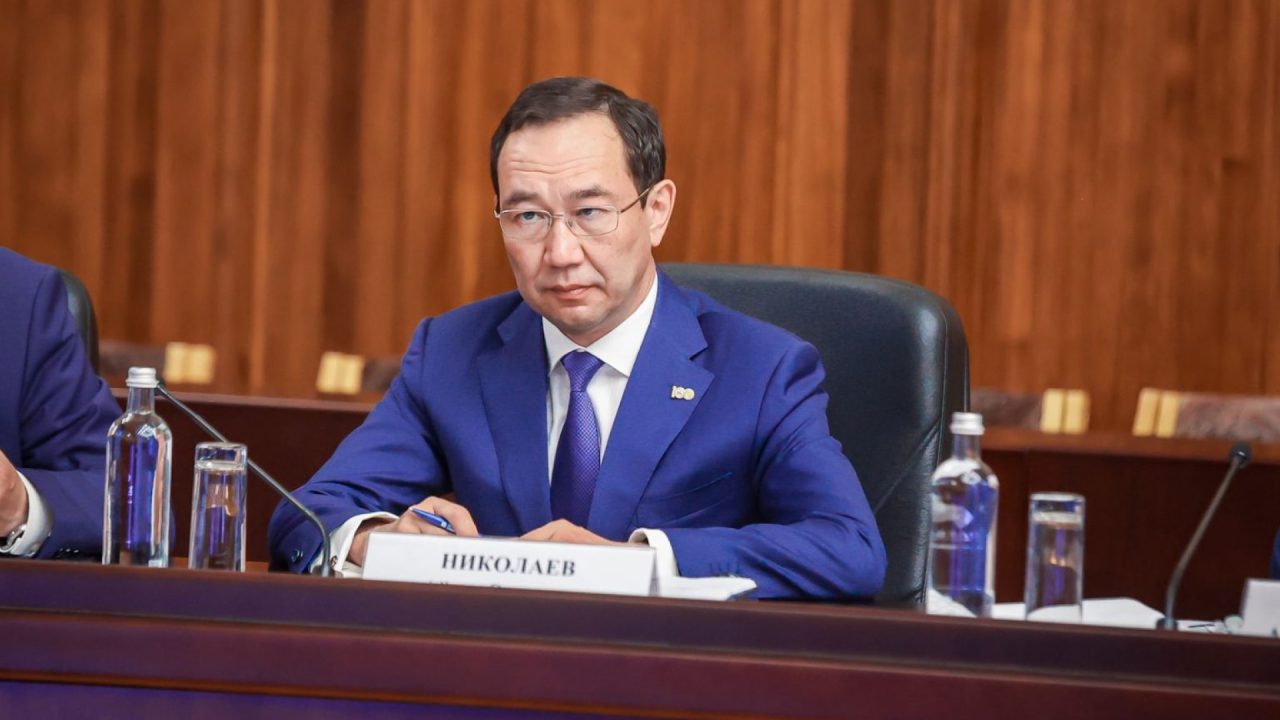 Глава Республики Саха Айсен Николаев Глава Республики Саха Айсен Николаев