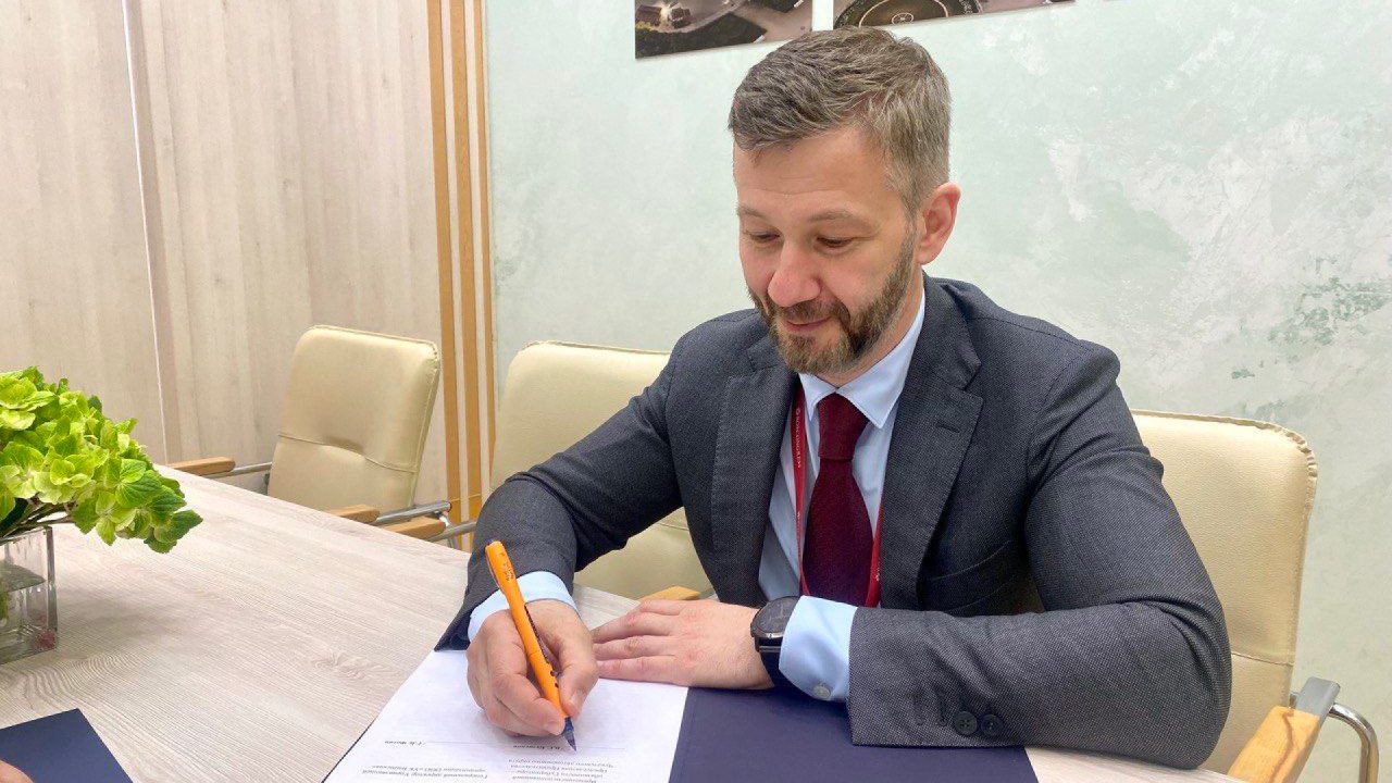 Владислав Кузнецов на ПМЭФ в Санкт-Петербурге Владислав Кузнецов на ПМЭФ в Санкт-Петербурге