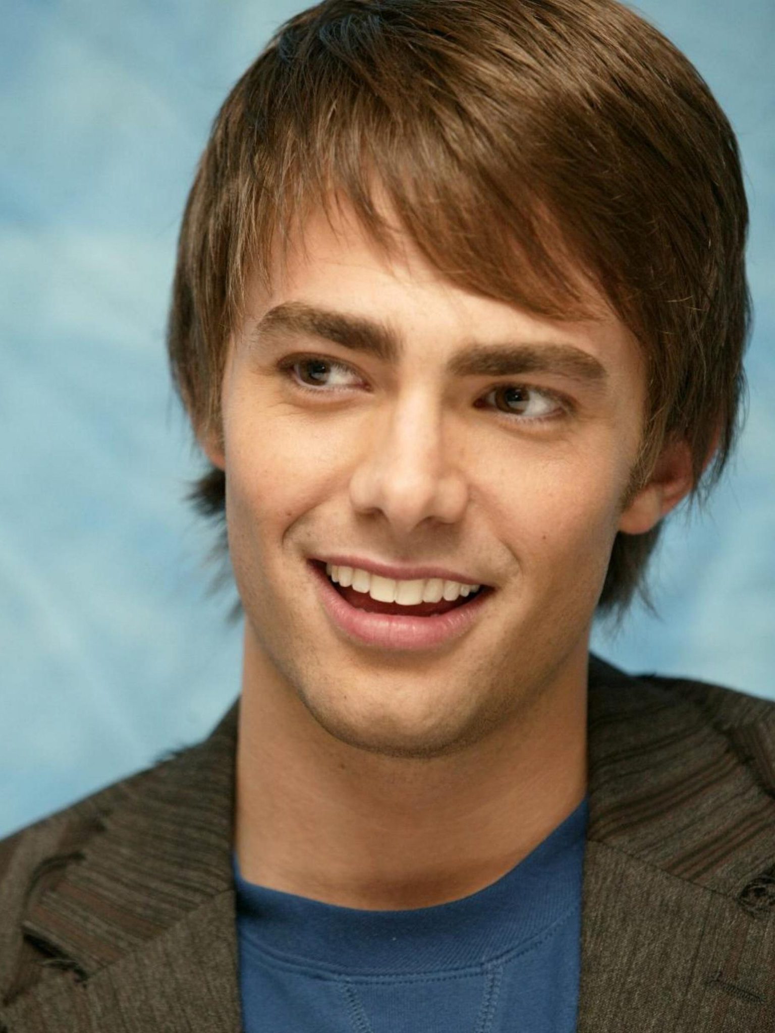 A younger Jonathan Bennett a-younger-jonathan-bennett