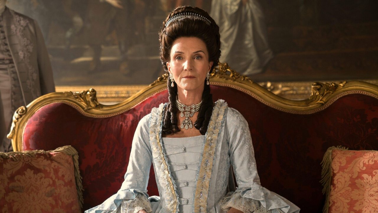 Мишель Фэйрли в сериале «Королева Шарлотта: История Бриджертонов» Мишель Фэйрли в сериале «Королева Шарлотта: История Бриджертонов»