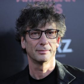 Нил Ричард Маккиннон Гейман