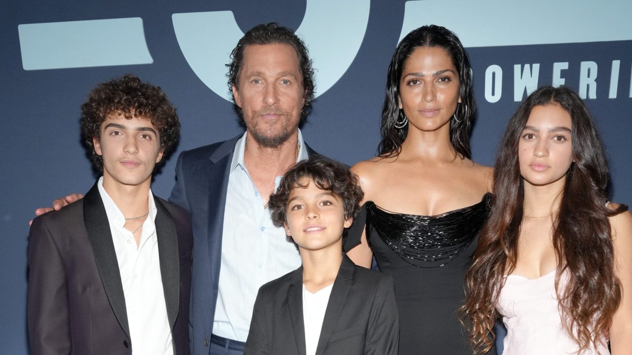 Камила Алвес с мужем и детьми Камила Алвес с мужем и детьми