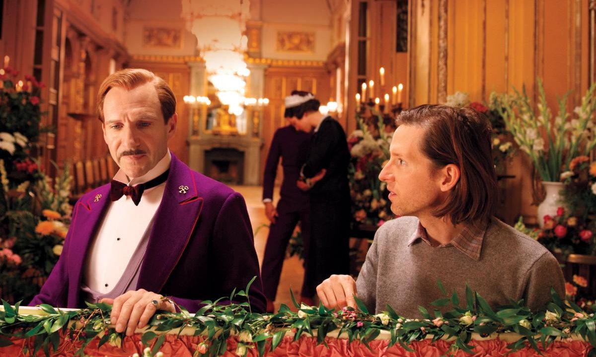 Рэйф Файнс, Уэс Андерсон на съемках фильма «Отель Рэйф Файнс, Уэс Андерсон на съемках фильма «Отель