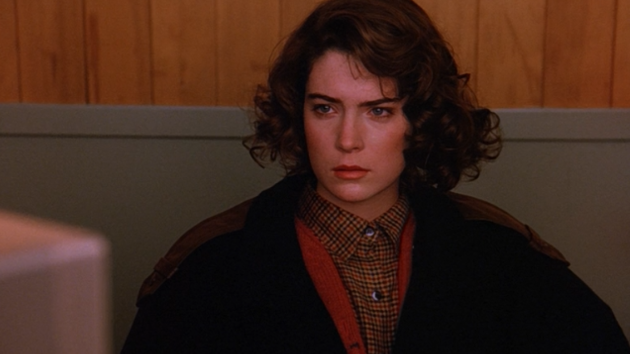 Лара Флинн Бойл в сериале «Твин Пикс» Лара Флинн Бойл в сериале «Твин Пикс»