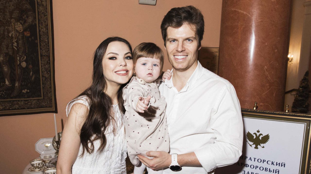 Светлана Абрамова с мужем и дочкой Светлана Абрамова с мужем и дочкой